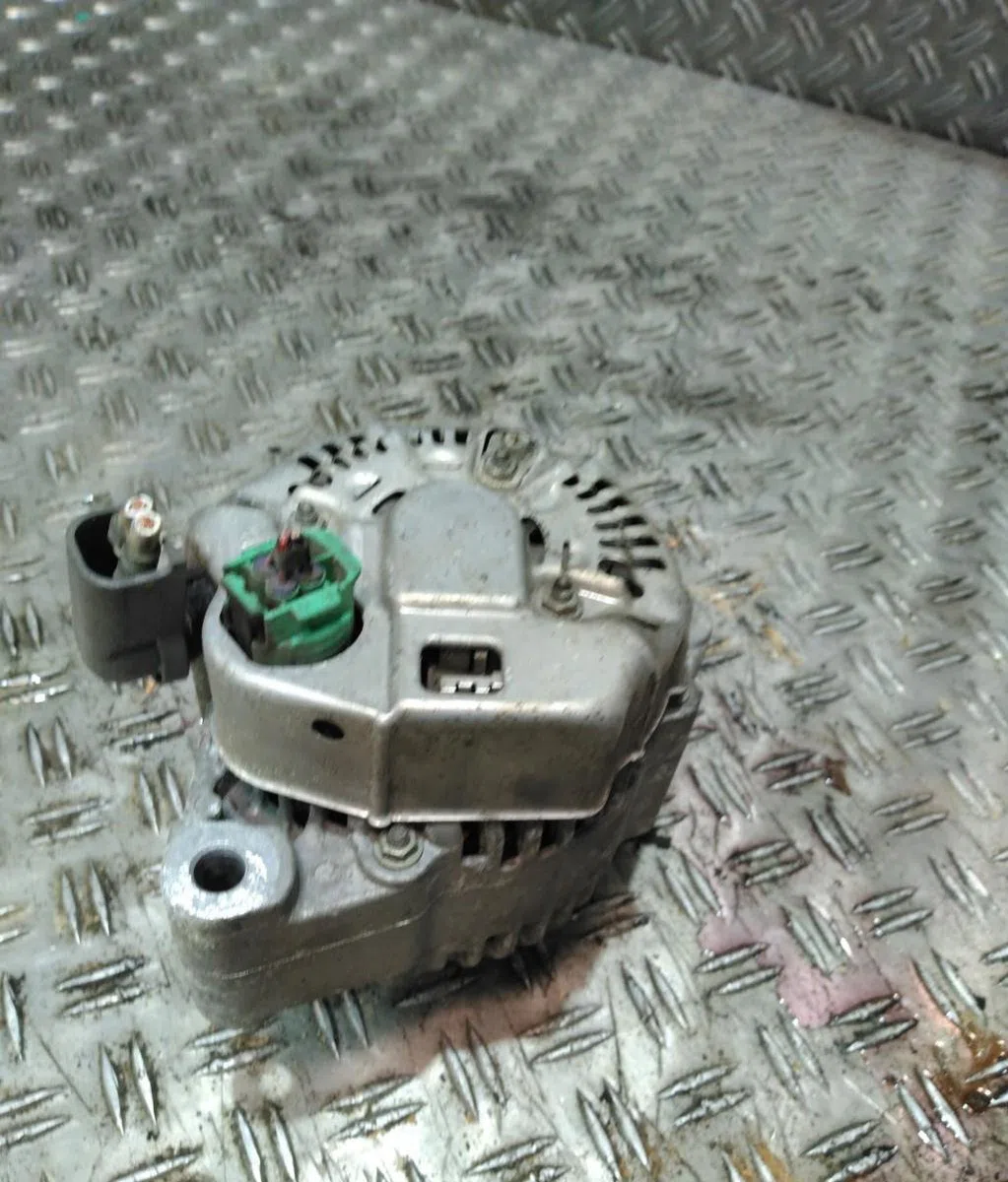 Alternateur TOYOTA HI-ACE 2 PHASE 3 occasion
