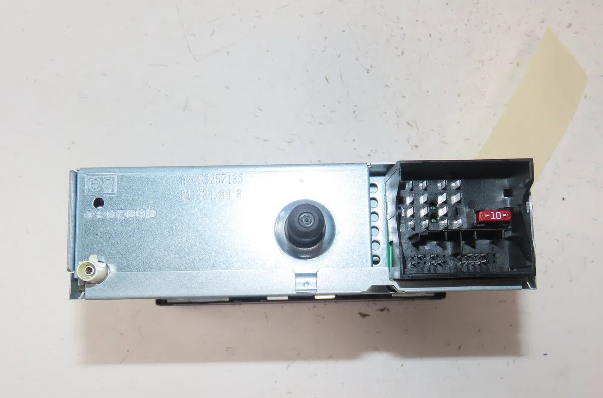 Autoradio Citroen C3 II (SC_) 1.4 vti 95 (2009) occasion