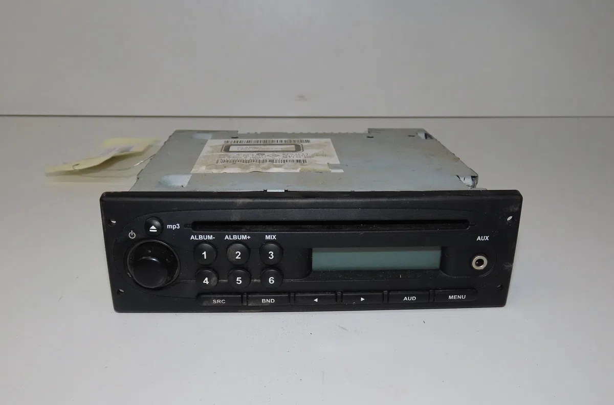 Autoradio Dacia LOGAN MCV (KS_) 1.5 dci (ks04) (2010-2013) occasion