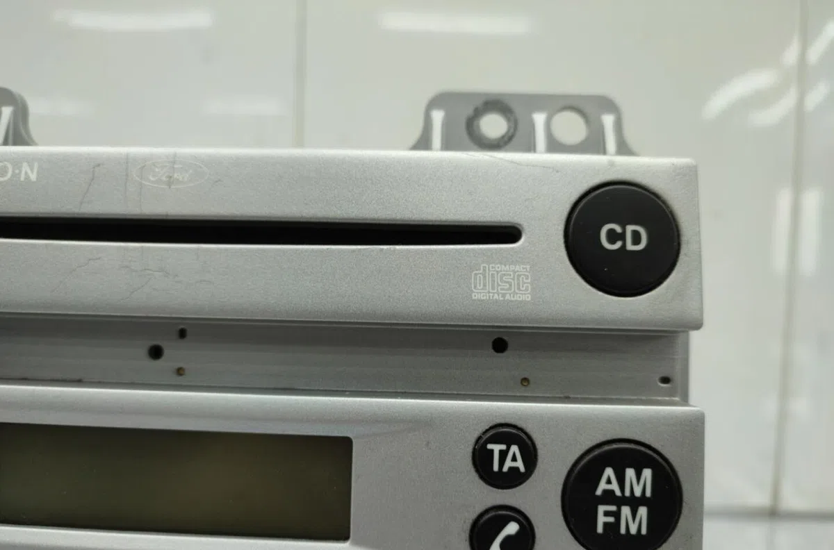 Autoradio FORD FIESTA 5 PHASE 1 occasion