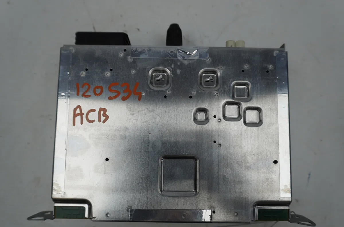Autoradio Peugeot 208 I (CA_, CC_) 1.2 vti 82 (2012) occasion
