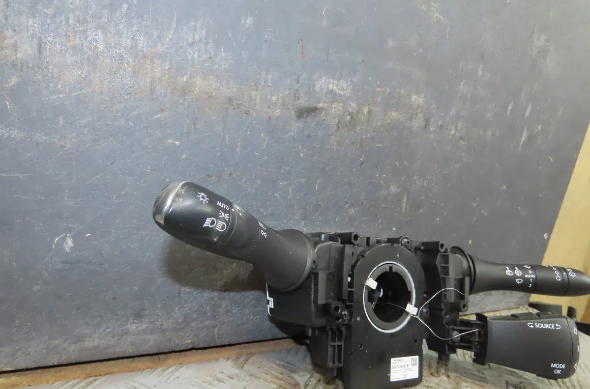 Bloc commodos Renault ESPACE V (JR_) 2.0 blue dci 200 (jral) (2018) occasion