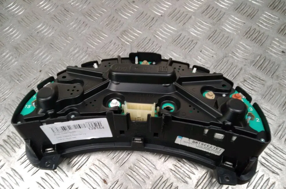 Bloc compteurs Opel TIGRA TwinTop (X04) 1.3 cdti (r97) (2004-2010) occasion