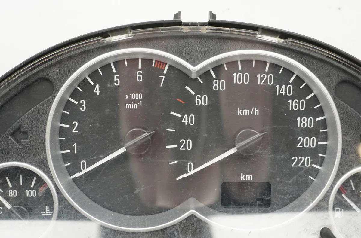 Bloc compteurs Opel TIGRA TwinTop (X04) 1.8 (r97) (2004-2010) occasion