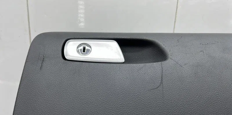 Boite à gants AUDI A4 3 AVANT PHASE 1 BREAK occasion
