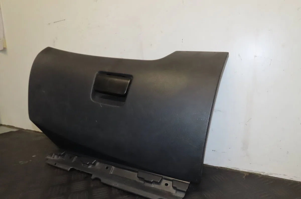 Boite à gants VOLKSWAGEN GOLF III  1.8i 90ch occasion