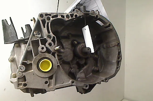 Boîte de vitesses manuelle NISSAN MICRA III occasion — photo 2
