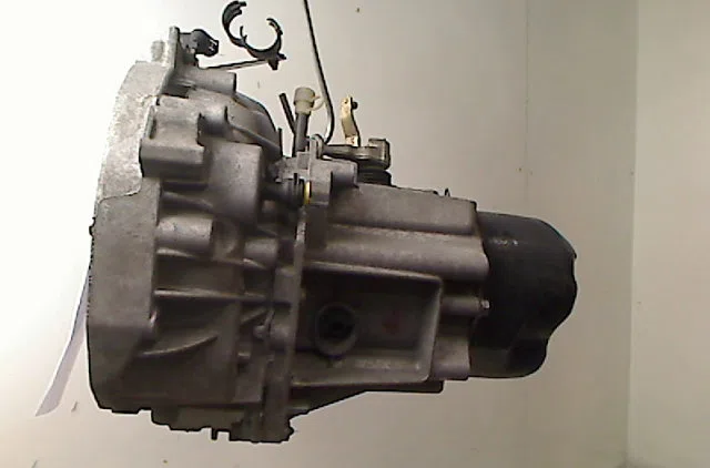 Boîte de vitesses manuelle NISSAN MICRA III occasion — photo 3