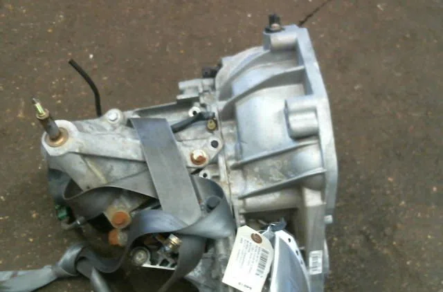 Boîte de vitesses manuelle NISSAN MICRA occasion — photo 2