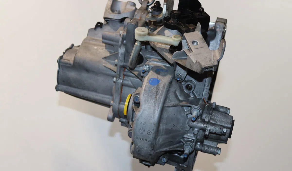 Boîte de vitesses manuelle Opel CORSA F 1.2 (68) (2019) occasion — photo 2