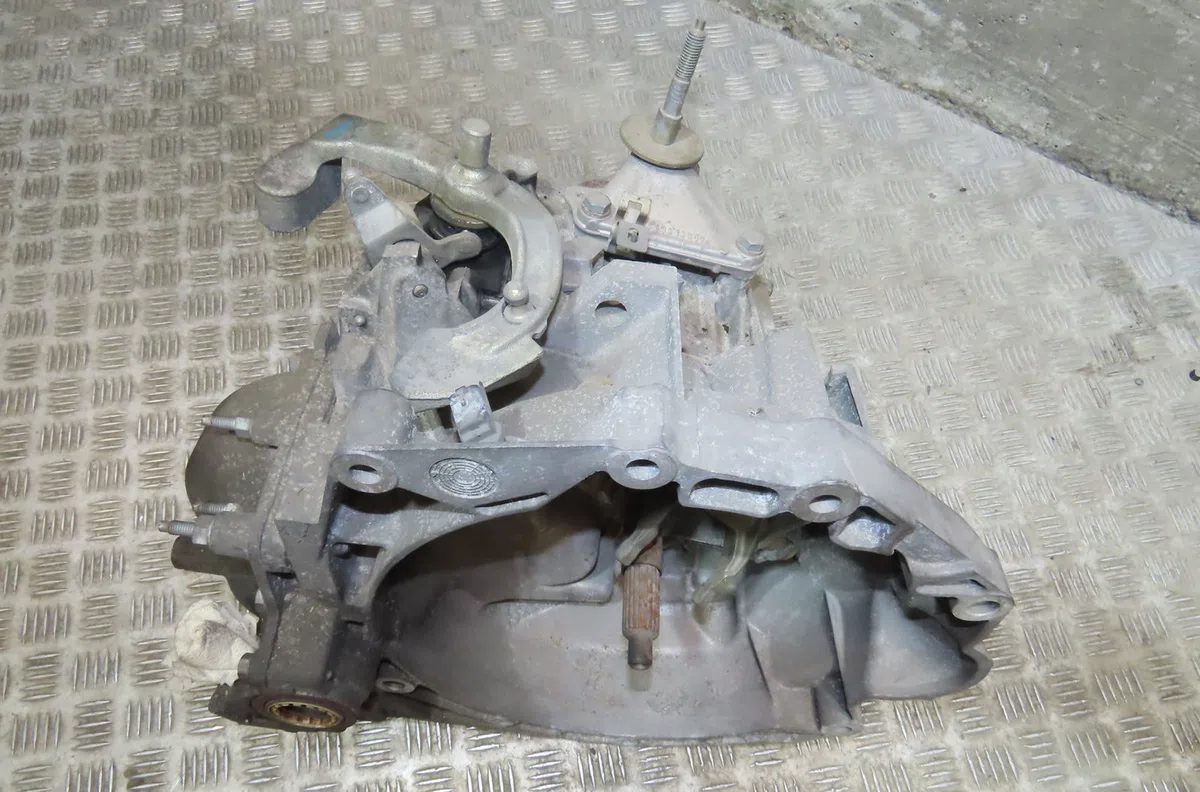 Boîte de vitesses manuelle Peugeot 406 Coupé (8C) 3.0 v6 (2000-2004) occasion — photo 2