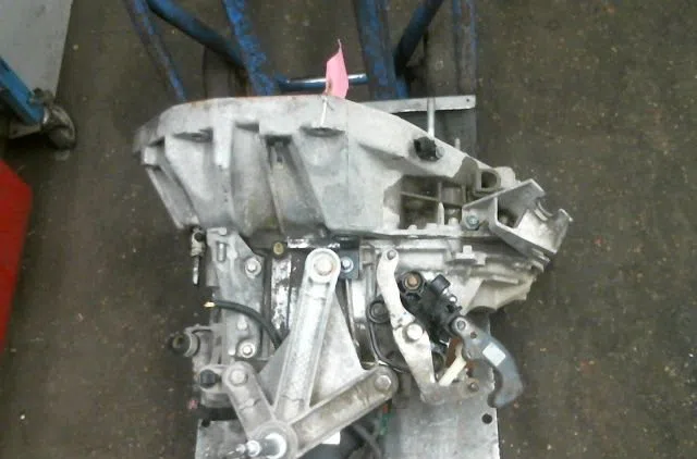 Boîte de vitesses manuelle Renault KANGOO Express (FW0-1_) 1.5 dci 90 (fw0g, fw05, fw08, fw11) (2009) 4 portes occasion — photo 2