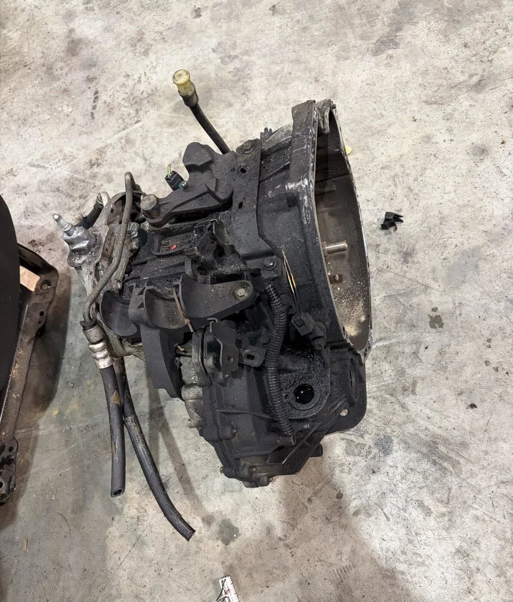 Boîte de vitesses manuelle RENAULT TRAFIC 3 COURT PHASE 1 occasion — photo 2