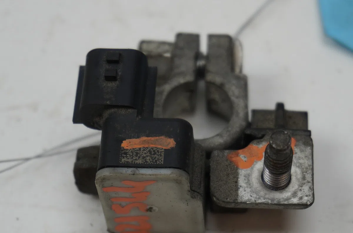 Boitier de batterie de traction Renault CLIO IV (BH_) 1.5 dci 75 (2012) 5 portes occasion — photo 2