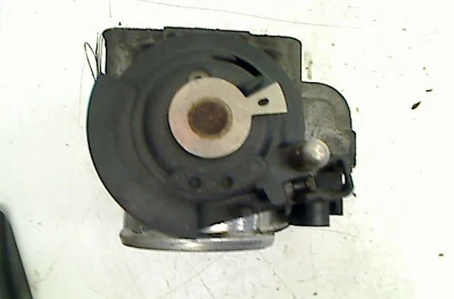 Boitier papillon Audi A4 B5 (8D2) 1.8 t (1995-2000) occasion — photo 4