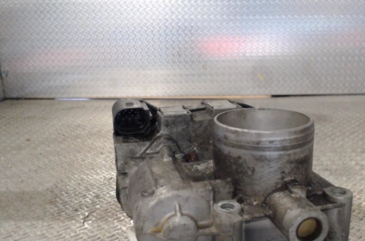 Boitier papillon Fiat PANDA (169_) 1.2 (169axf2a, 169axf1a) (2010-2013) occasion — photo 2