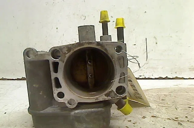 Boitier papillon Opel MERIVA A Monospace (X03) 1.6 16v (e75) (2003-2006) occasion — photo 4