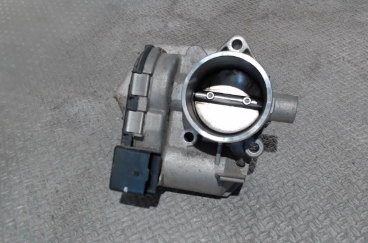 Boitier papillon Peugeot 206 3-5 portes (2A-C) 1.6 16v (2000-2009) 3 portes occasion — photo 3
