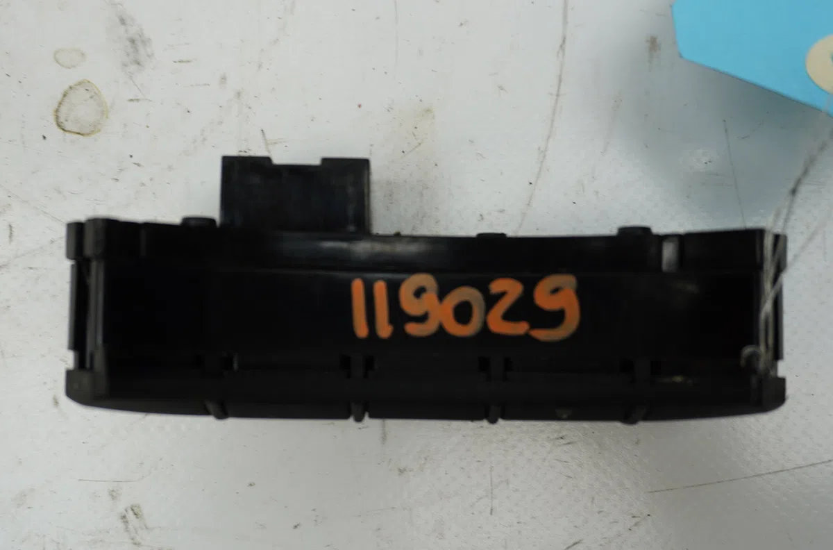 Bouton de warning Audi TT (8J3) 2.0 tfsi (2006-2010) occasion