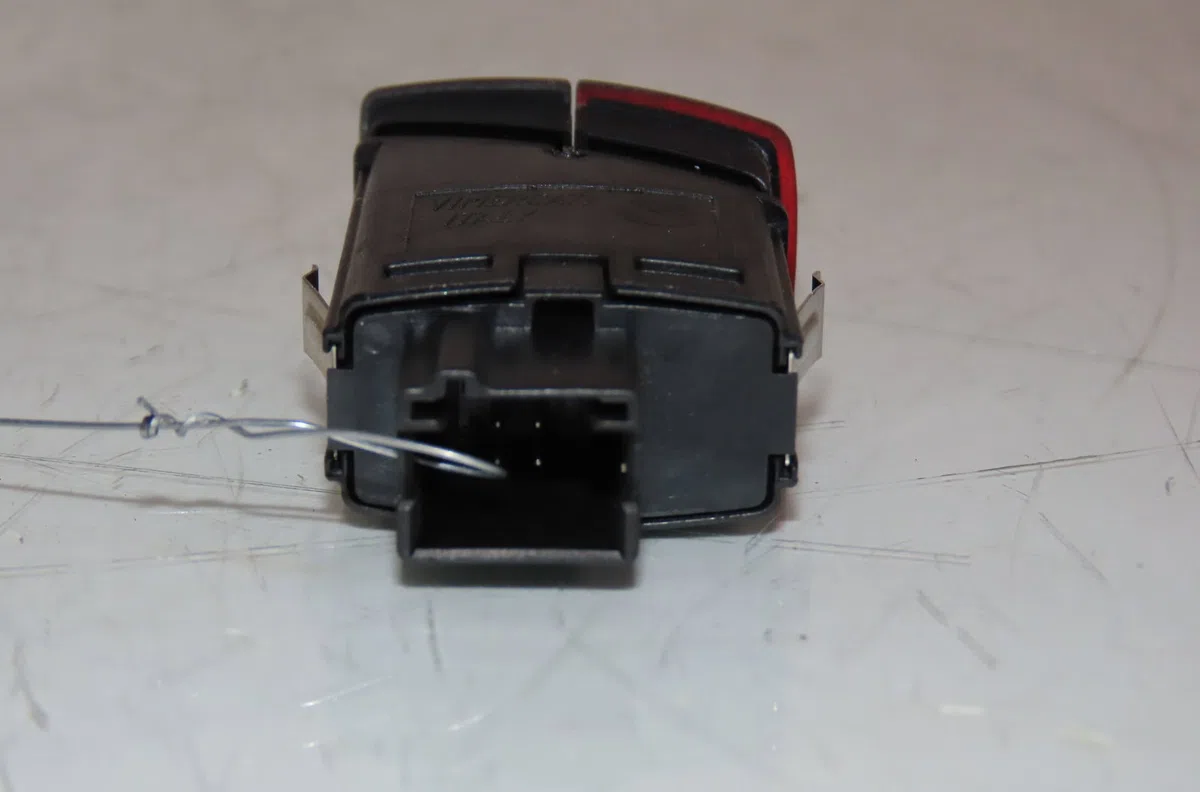 Bouton de warning Bmw 1 (F20) 120 d (2011-2015) occasion — photo 2