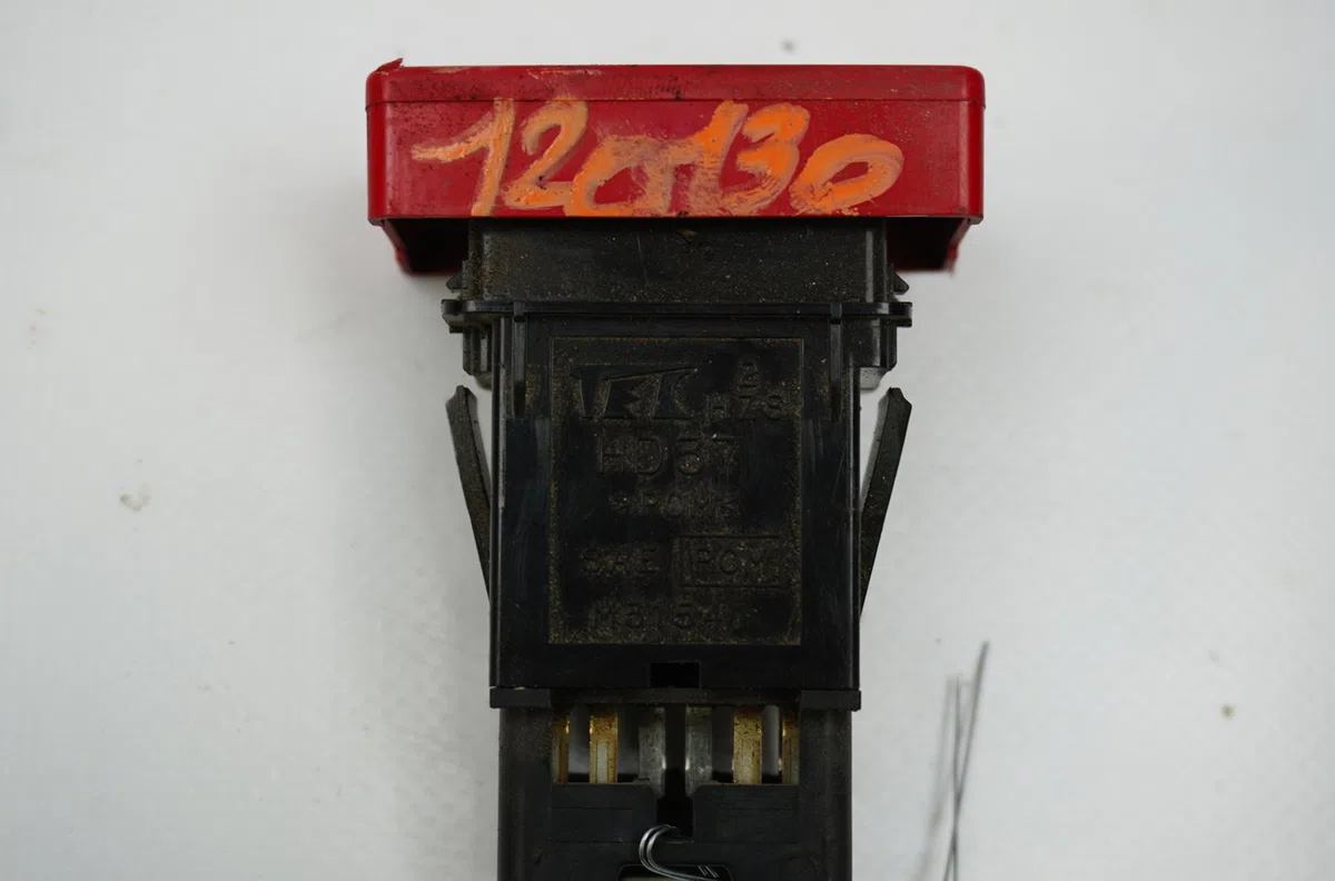 Bouton de warning ISUZU Serie N  3.0D 150ch occasion