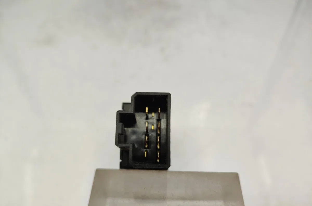 Bouton de warning NISSAN MICRA 2 PHASE 4 occasion — photo 3