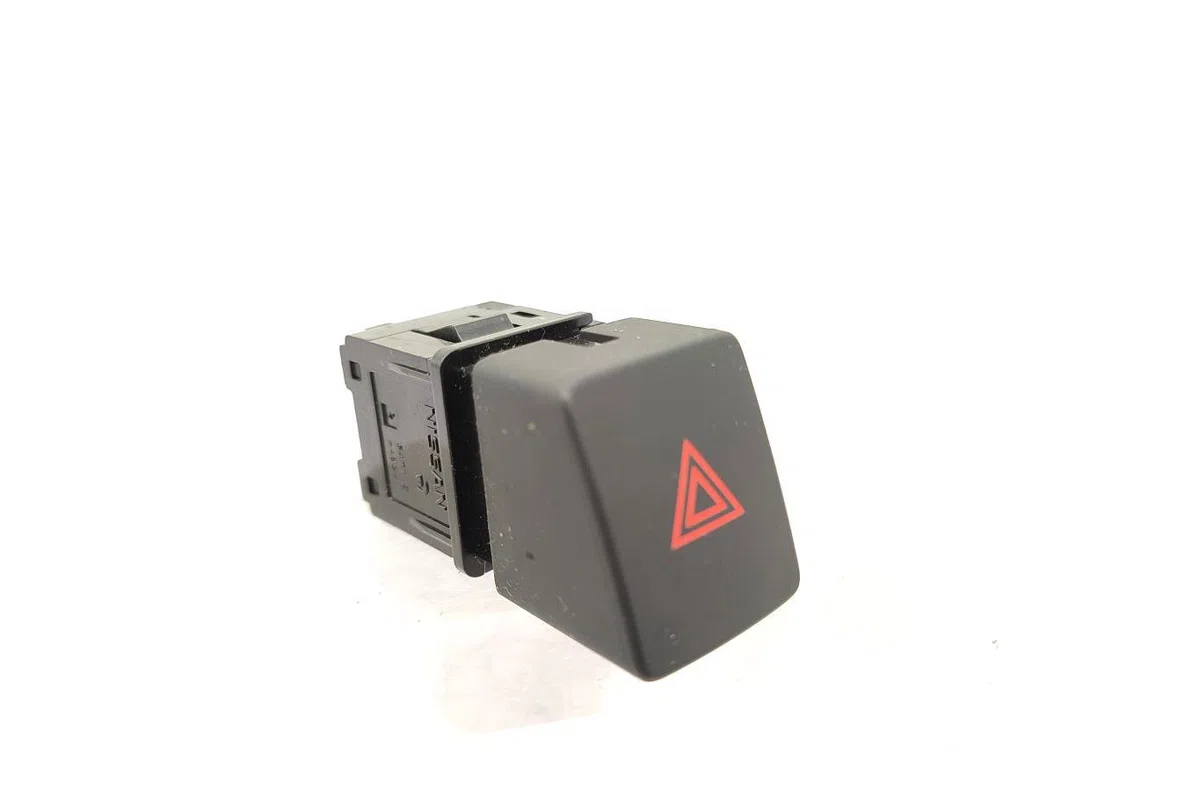 Bouton de warning NISSAN QASHQAI 2 PHASE 1 occasion — photo 2