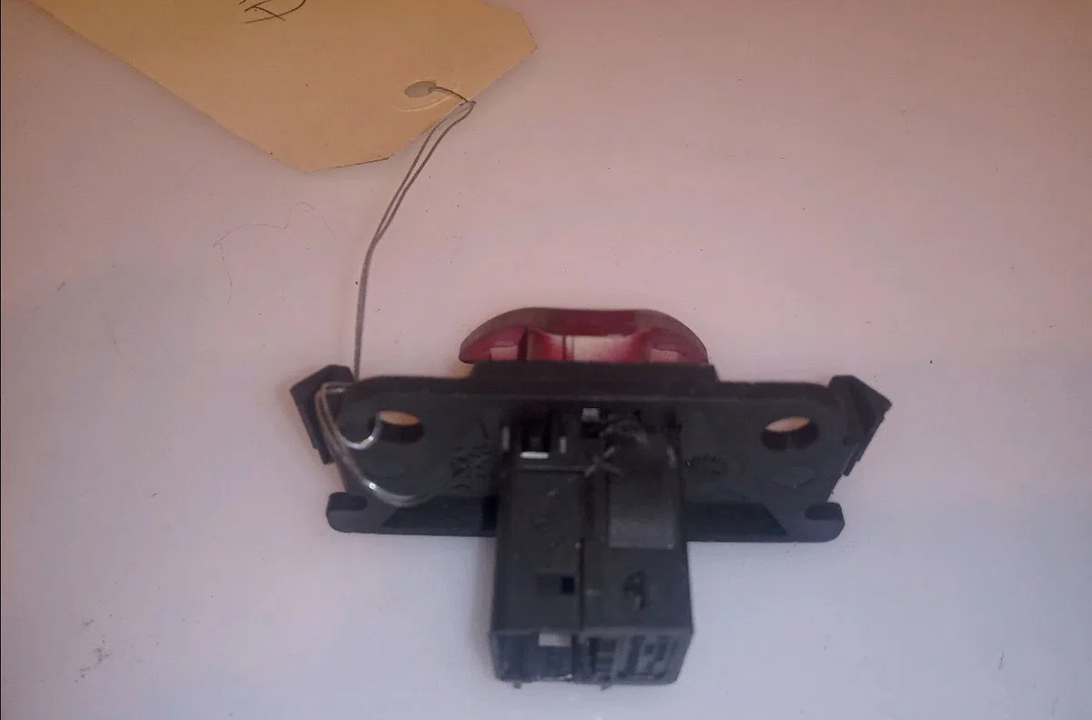 Bouton de warning Peugeot 307 (3A-C) 2.0 hdi 135 (2003-2007) occasion — photo 2