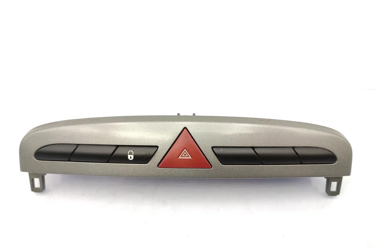 Bouton de warning PEUGEOT 308 1 PHASE 1 occasion — photo 4