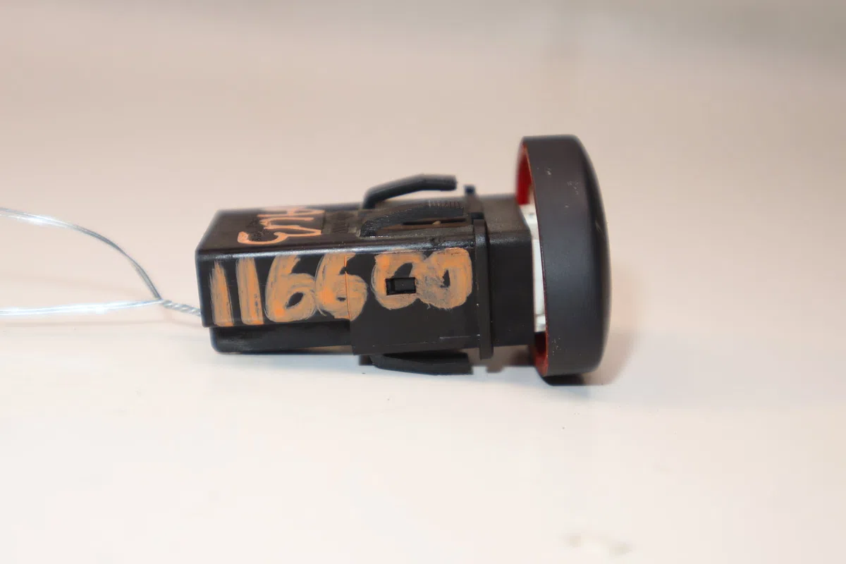 Bouton de warning RENAULT CLIO II  1.5DCI 100ch occasion — photo 2