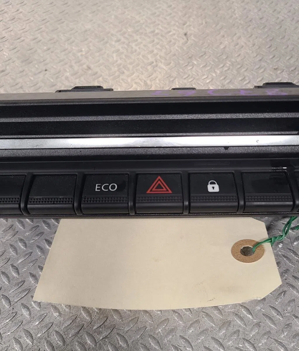 Bouton de warning Renault KANGOO III Monospace Tce 130 (kjmb) (2021) occasion