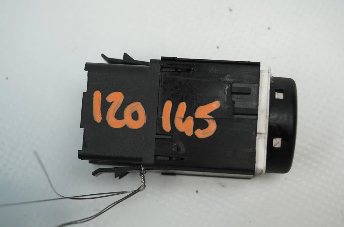 Bouton de warning Seat LEON (1P1) 1.2 tsi (2010-2012) occasion — photo 2