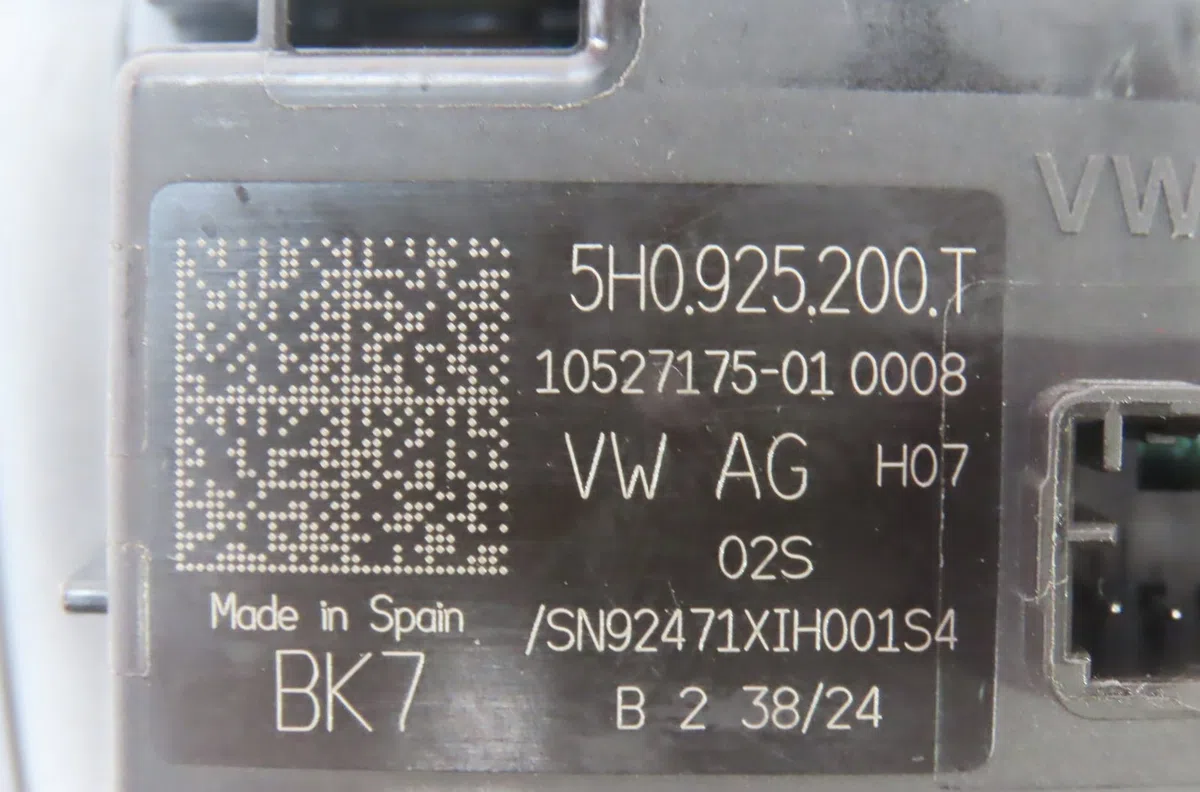 Bouton de warning Volkswagen GOLF VIII (CD1) 1.5 etsi (2019) occasion — photo 2