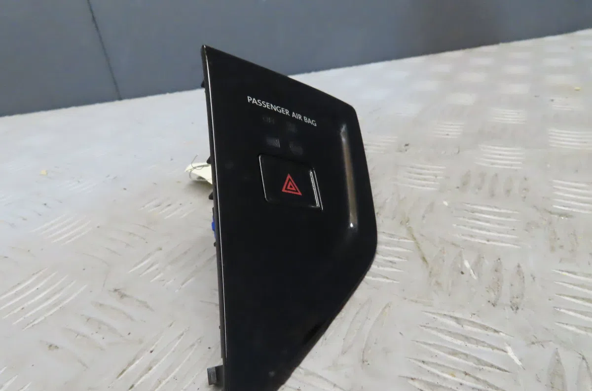Bouton de warning VOLKSWAGEN POLO 2019 occasion — photo 2