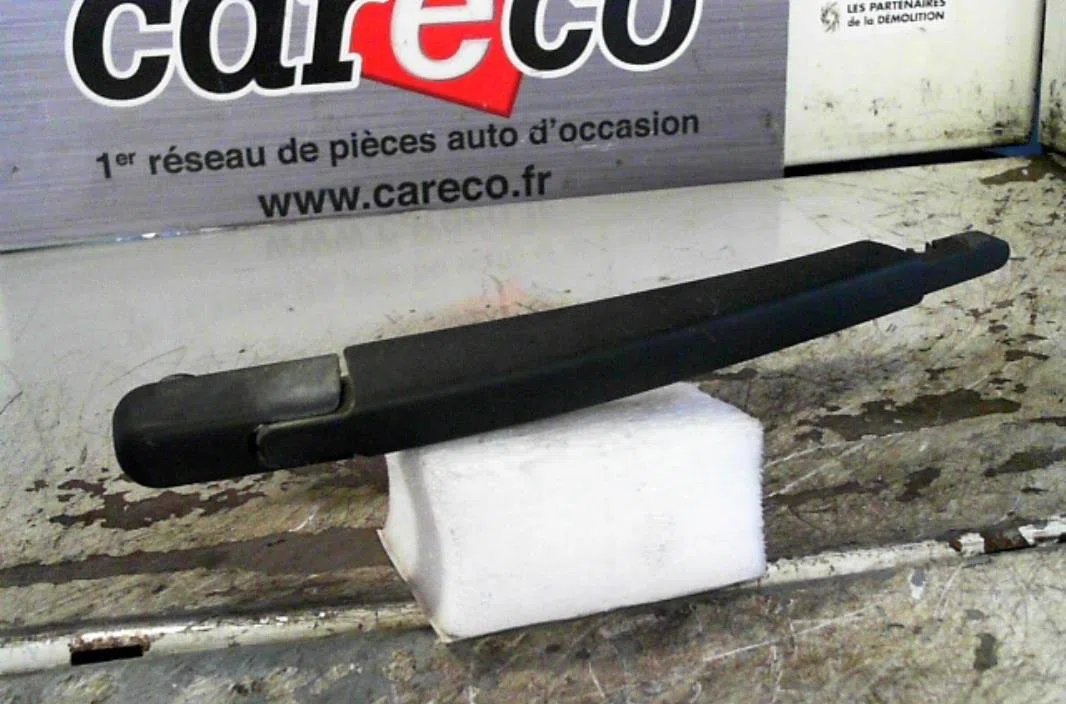 Bras essuie-glace arrière RENAULT TWINGO 2  TWINGO 2 PHASE 1 occasion — photo 2