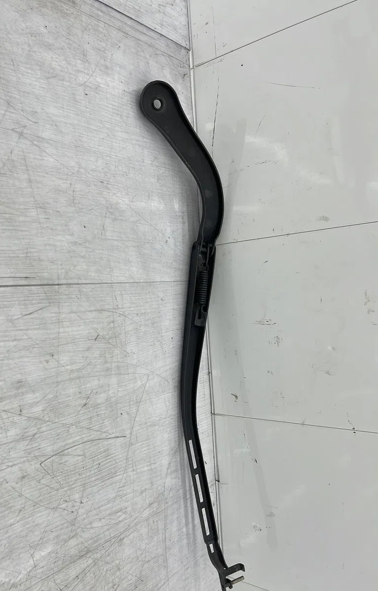 Bras essuie-glace avant droit BMW SERIE 3 E91 TOURING PHASE 1 BREAK occasion — photo 4