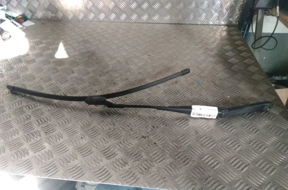 Bras essuie-glace avant droit Ford FIESTA VI (CB1, CCN) 1.6 tdci (2008-2012) occasion — photo 2