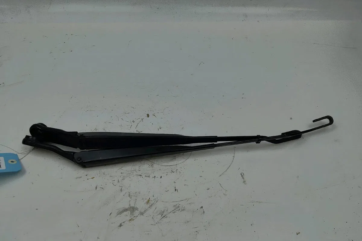 Bras essuie-glace avant Nissan MICRA III (K12) 1.5 dci (2003-2010) occasion — photo 3