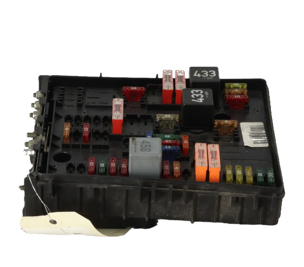 Bsm (boitier servitude moteur) AUDI A3 2 PHASE 1 occasion — photo 3