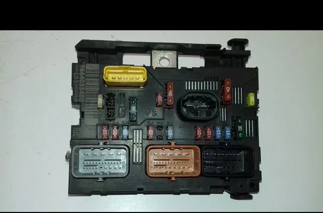 Bsm (boitier servitude moteur) Citroën C3 I (FC_, FN_) 1.4 i (2002-2010) 5 portes occasion — photo 2