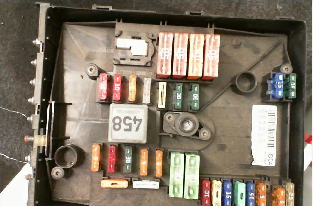 Bsm (boitier servitude moteur) Volkswagen GOLF V (1K1) 1.9 tdi (2003-2008) 5 portes occasion — photo 2