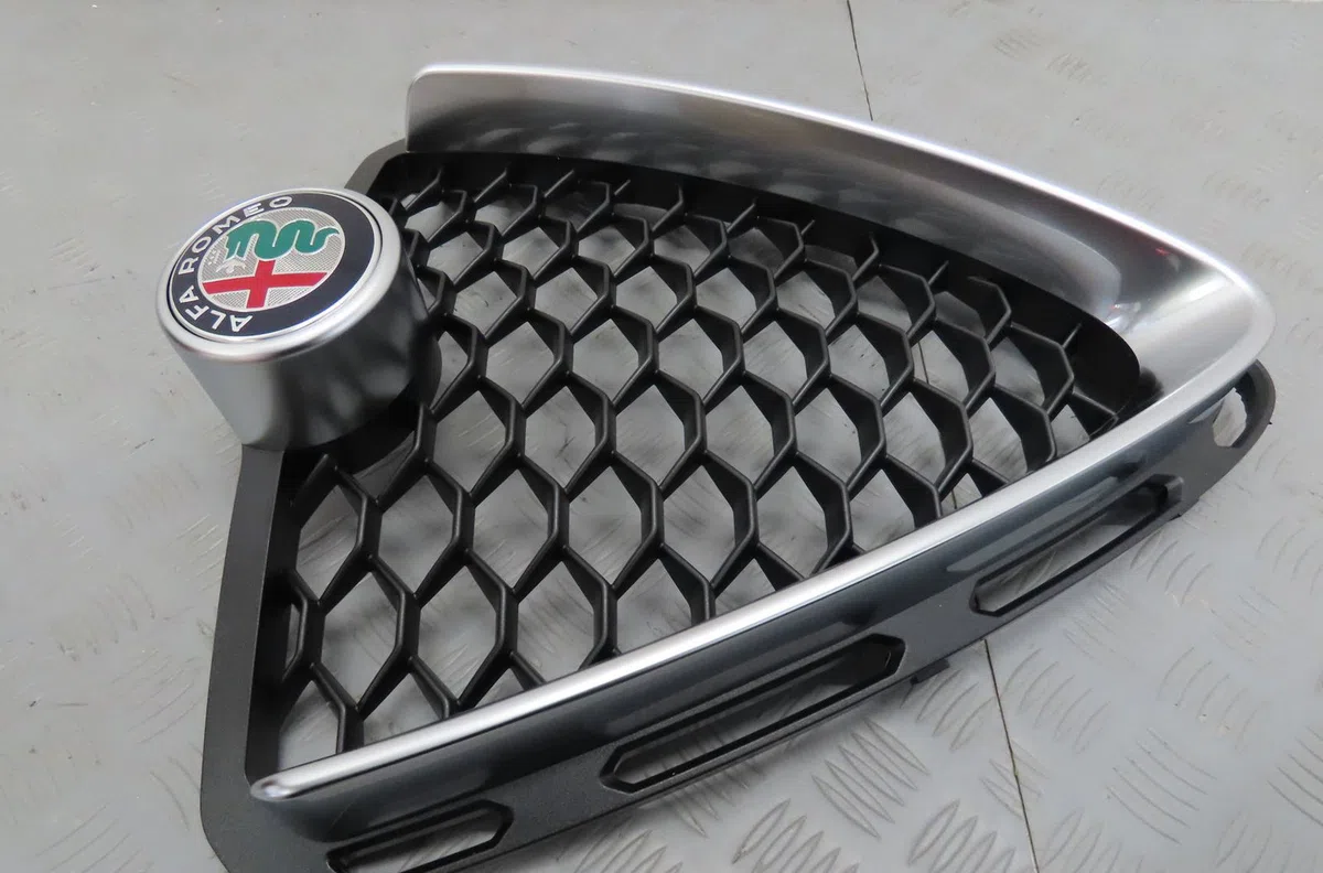 Calandre Alfa romeo STELVIO (949_) 2.2 d q4 (949.axb2a) (2016) occasion — photo 3