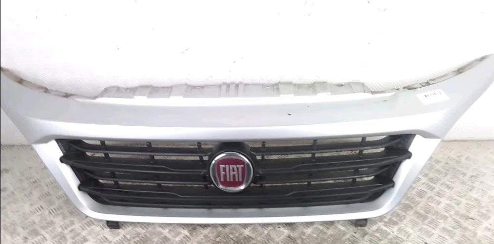 Calandre Fiat DUCATO Camionnette (250_) 115 multijet 2,0 d (2011) occasion — photo 4