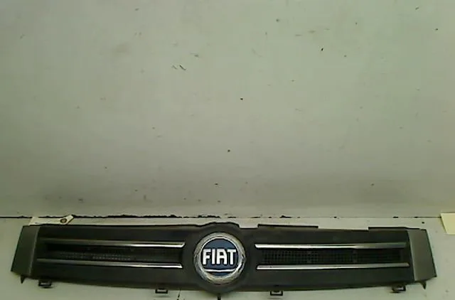 Calandre Fiat PANDA (169_) 1.2 4x4 (169.axb2a) (2004) occasion