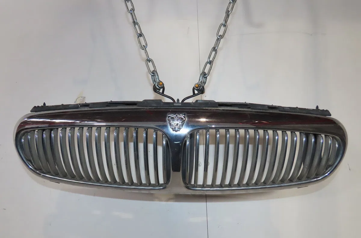 Calandre Jaguar X-TYPE I (X400) 2.0 d (2003-2009) 4 portes occasion — photo 2