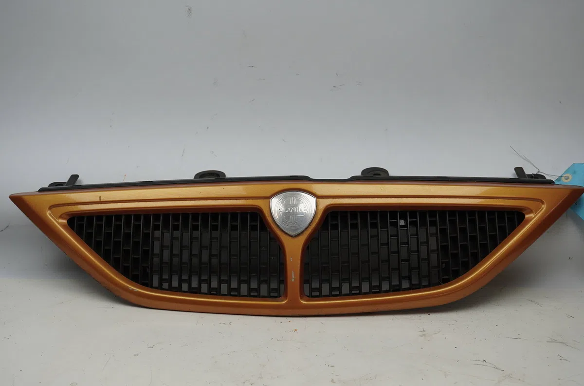 Calandre Lancia Y (840_) 1.2 (840aa, 840af1a) (1996-2003) occasion — photo 4