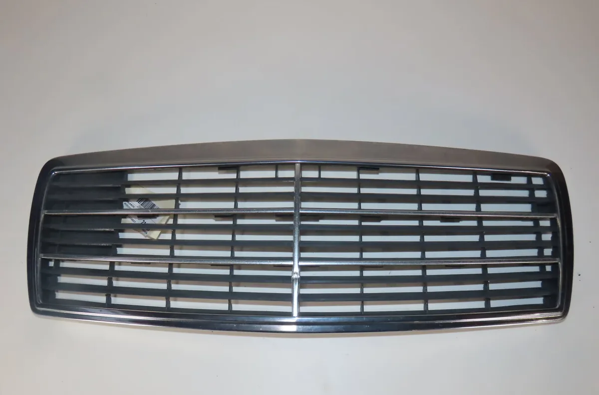 Calandre Mercedes-benz CLASSE C (W202) C 200 cdi (202.134) (1998-2000) occasion