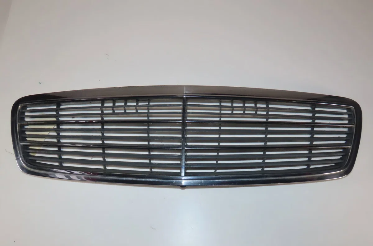 Calandre Mercedes-benz CLASSE C (W203) C 200 cdi (203.004) (2000-2003) 4 portes occasion — photo 4