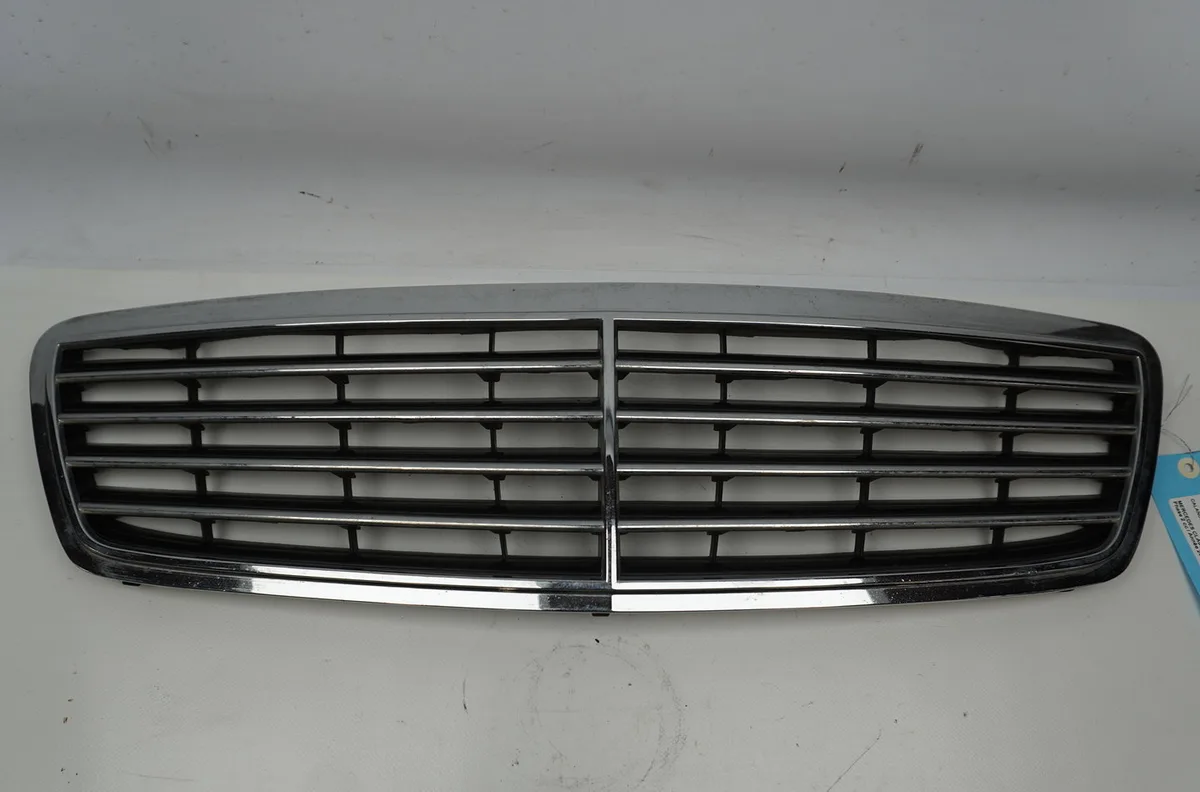 Calandre Mercedes-benz CLASSE C (W203) C 200 cdi (203.007) (2003-2007) occasion
