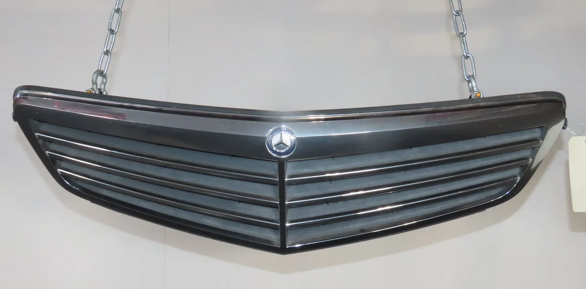 Calandre Mercedes-benz CLASSE C (W204) C 200 cdi (204.007, 204.006) (2007-2009) occasion — photo 4